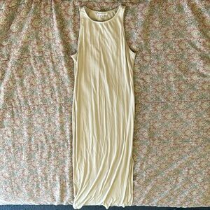 Pastel green maxi dress never worn xs wit slit, super soft and cozy and stretchy